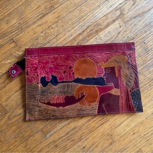 UNIQUE LEATHER ZIP CLUTCH